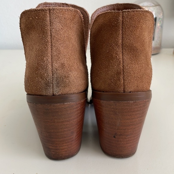 Steve Madden Women’s Brown Suede Pull-On Almond Toed Bootie - 3.5” Heel - Size 8 - Picture 5 of 10